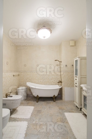 
   Продам 3-комнатную, 104 м², Войкова ул, 21

. Фото 17.