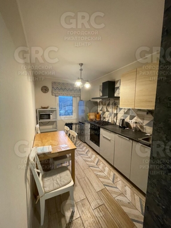 
   Продам 2-комнатную, 54 м², Вишневая ул, 32

. Фото 1.