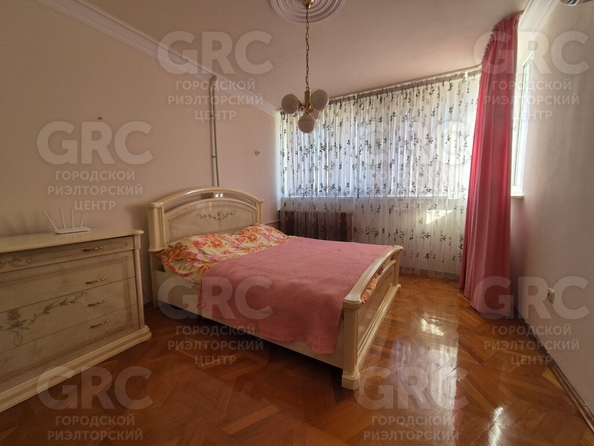 
   Продам 2-комнатную, 64 м², Островского ул, 1

. Фото 11.