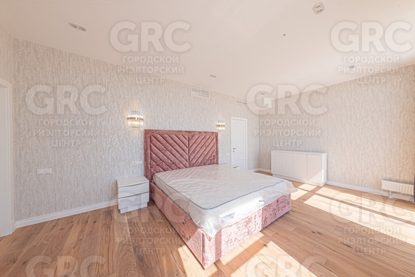 
   Продам 3-комнатный апартамент, 150 м², Войкова ул, 14а

. Фото 10.