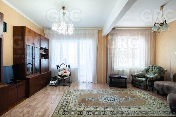 
   Продам 3-комнатную, 92 м², Санаторная ул, 23

. Фото 3.