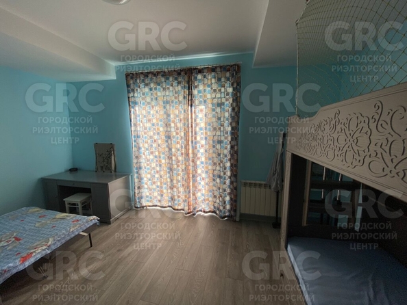 
   Продам 3-комнатную, 92 м², Клубничная ул, 1/14

. Фото 4.