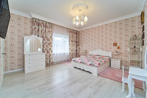 
   Продам дом, 340 м², Краснодар

. Фото 11.