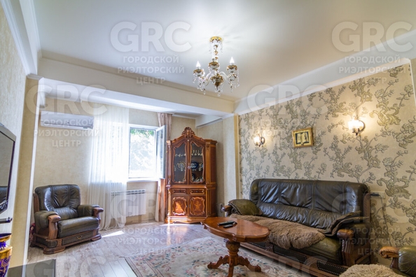 
   Продам 2-комнатную, 73.6 м², Клубничная ул, 90

. Фото 9.