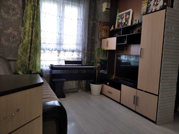 
   Продам 1-комнатную, 38 м², Мирная ул, 29к10

. Фото 2.