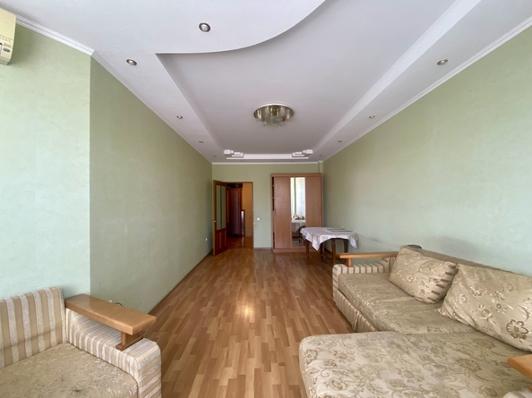 
   Продам 2-комнатную, 74 м², Самбурова ул, 158

. Фото 9.