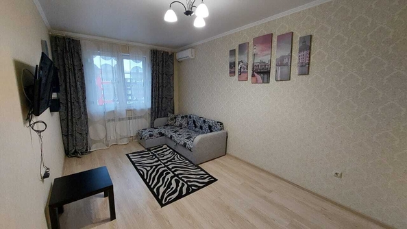 
   Продам 1-комнатную, 43 м², Парковая ул, 64Ак6

. Фото 1.