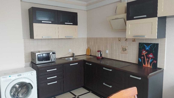 
   Продам 1-комнатную, 37 м², Ленина ул, 154Гс2

. Фото 1.