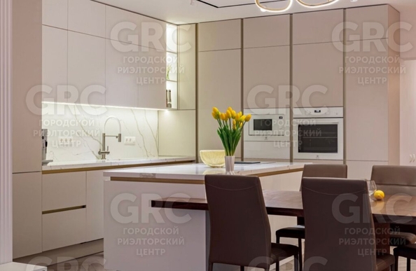 
   Продам 4-комнатную, 115 м², Горького ул, 87

. Фото 4.