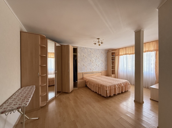 
   Продам 2-комнатную, 75 м², Омелькова ул, 3

. Фото 4.