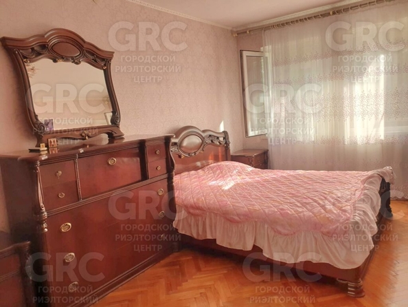 
   Продам 2-комнатную, 50 м², Роз ул, 54

. Фото 1.