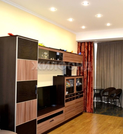 
   Продам 2-комнатную, 73 м², Макаренко снт, 9в

. Фото 1.