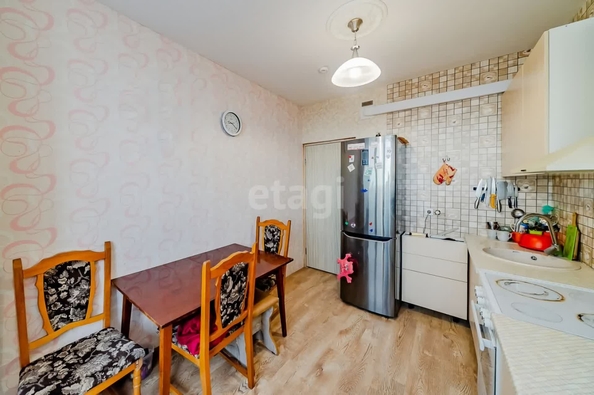 
   Продам 2-комнатную, 58.4 м², Евгении Жигуленко ул, 9

. Фото 2.