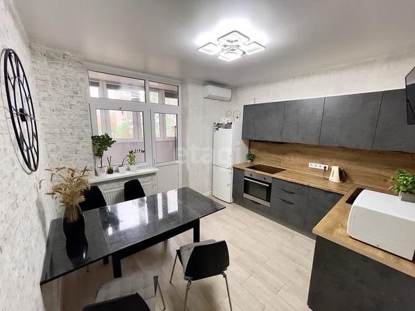 
   Продам 1-комнатную, 46.4 м², Героя Сарабеева В.И. ул, 3

. Фото 2.