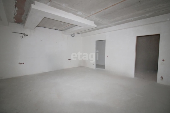 
   Продам 5-комнатную, 180.5 м², КИМ ул, 141

. Фото 6.