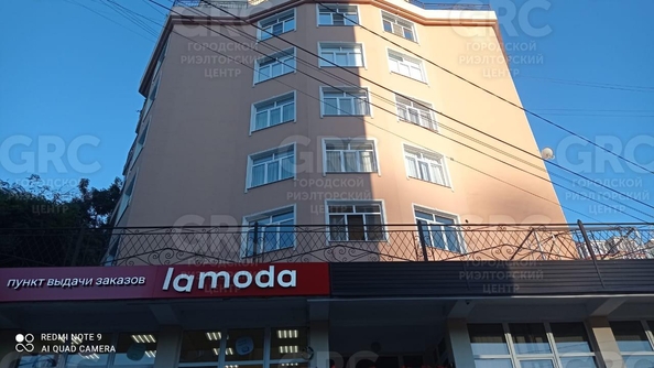 
   Продам 1-комнатный апартамент, 53.9 м², Грибоедова ул, 12а

. Фото 2.