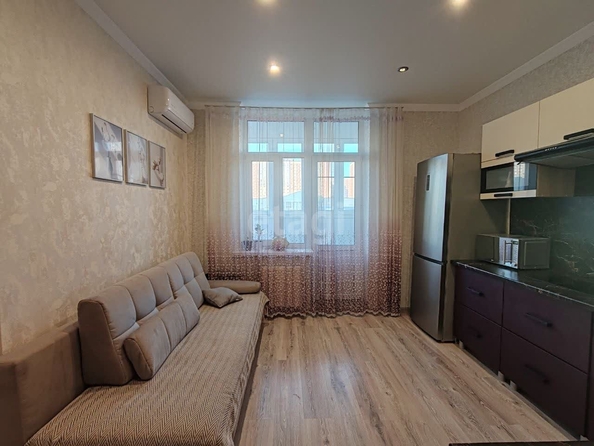 
   Продам 1-комнатную, 40 м², Героя Георгия Бочарникова ул, 8

. Фото 3.