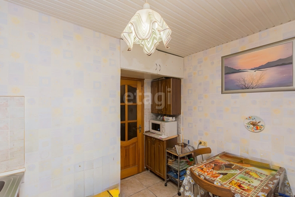 
   Продам 3-комнатную, 58 м², Тургенева ул, 155

. Фото 12.