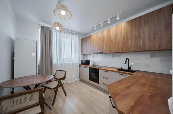 
   Продам 2-комнатную, 48.5 м², Жириновского ул, 1/1

. Фото 1.