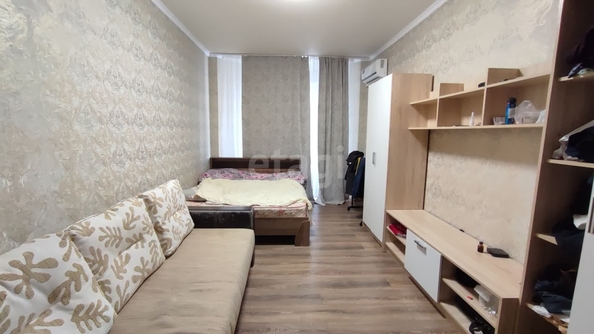 
   Продам 1-комнатную, 42 м², Лаврова ул, 4

. Фото 1.