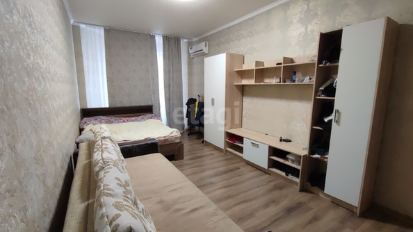 
   Продам 1-комнатную, 42 м², Лаврова ул, 4

. Фото 2.