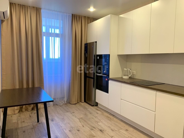 
   Продам 1-комнатную, 37.8 м², Героя Георгия Бочарникова ул, 8/1

. Фото 3.