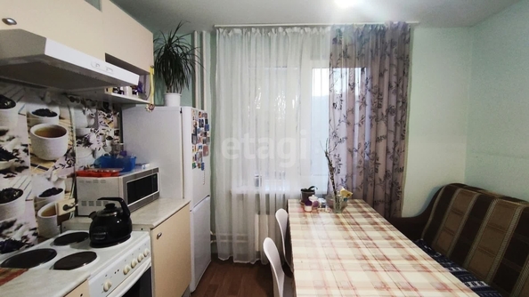 
   Продам 1-комнатную, 38.3 м², Репина пр-д, 42

. Фото 1.