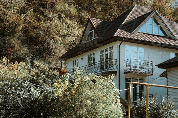 
   Продам дом, 340 м², Сочи

. Фото 2.