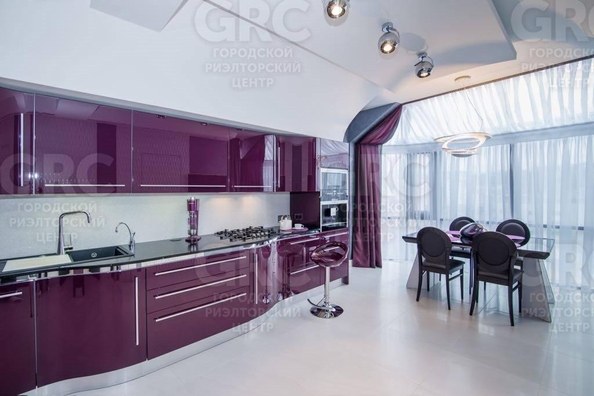 
  Продается 4-комн. квартира, 189 м², Пирогова ул, д. 40А
. Фото 32.