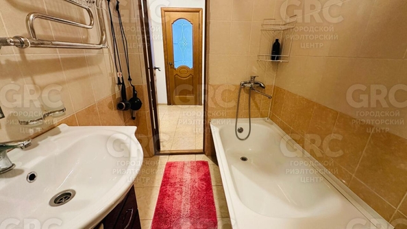 
   Продам 2-комнатную, 43 м², Водораздельная ул, 12

. Фото 15.