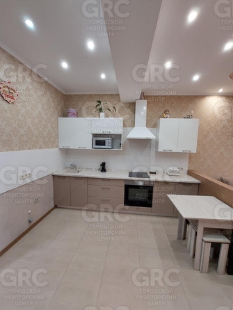 
   Продам 2-комнатную, 50.8 м², Ленина ул, 288

. Фото 2.