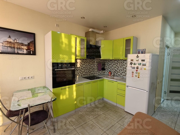 
   Продам 2-комнатную, 45 м², Вишневый пер, 85Б

. Фото 3.
