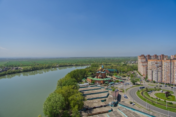 
   Продам 1-комнатную, 62 м², Рождественская Набережная ул, 2

. Фото 9.