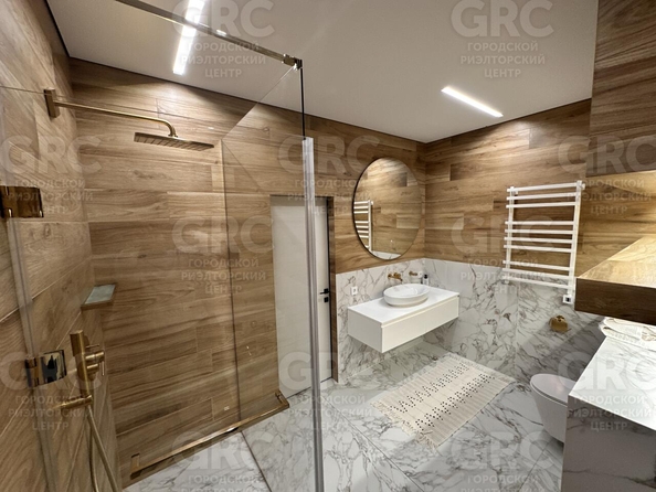 
   Продам дом, 300 м², Сочи

. Фото 17.