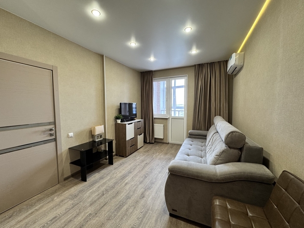 
  Продается 1-комн. квартира, 42 м², Толстого ул, д. 130к1
. Фото 1.