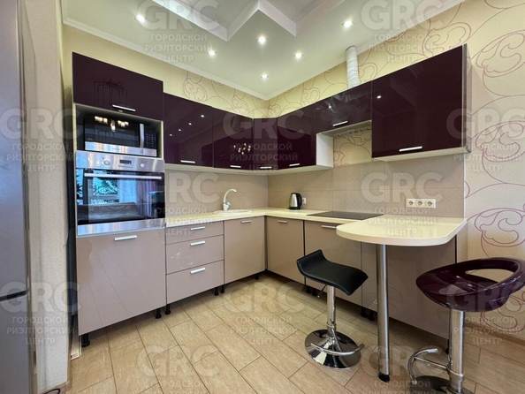 
  Продается 3-комн. квартира, 82.6 м², Дмитриевой ул, д. 5
. Фото 4.