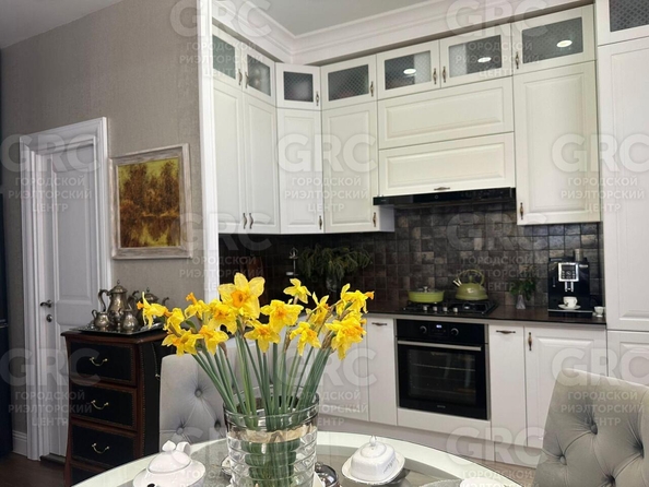 
  Продается 4-комн. квартира, 100 м², Советская ул, д. 57
. Фото 4.