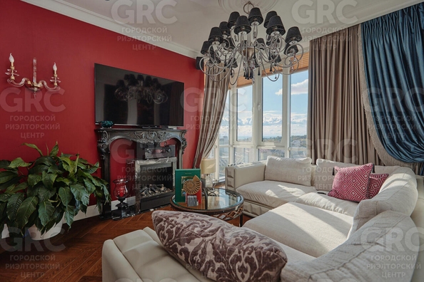 
   Продам 4-комнатную, 140 м², Юных Ленинцев ул, 10

. Фото 4.