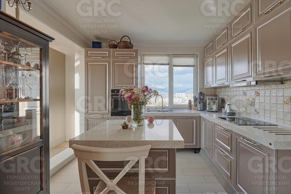 
   Продам 4-комнатную, 140 м², Юных Ленинцев ул, 10

. Фото 15.