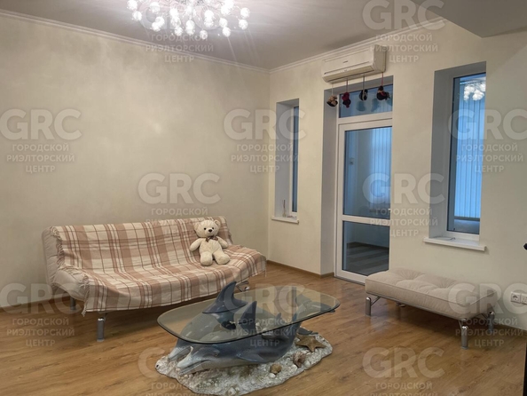 
  Продается 2-комн. квартира, 60 м², Конституции СССР ул, д. 22
. Фото 22.