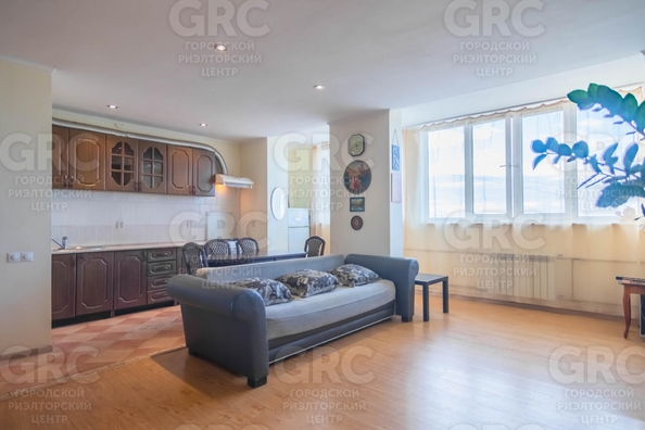 
  Продается 2-комн. квартира, 64 м², Пирогова ул, д. 6к2
. Фото 3.