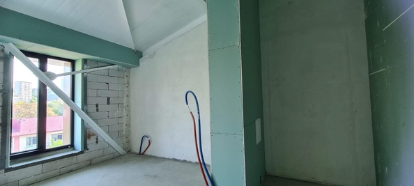 
   Продам 1-комнатный апартамент, 35 м², Конституции СССР ул, 18А

. Фото 10.