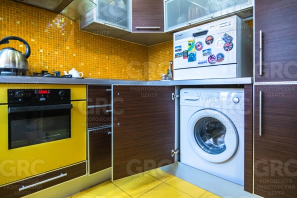 
  Продается 3-комн. квартира, 59.1 м², Конституции СССР ул, д. 38
. Фото 4.