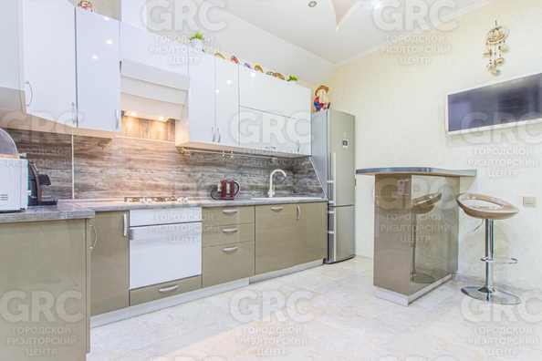 
  Продается 3-комн. квартира, 100 м², Клубничная ул, д. 8а
. Фото 6.