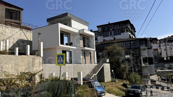 
  Продается дом, 220 м², Сочи
. Фото 2.