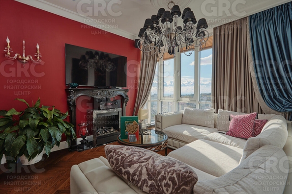 
  Продается 3-комн. квартира, 140 м², Юных Ленинцев ул, д. 10
. Фото 1.