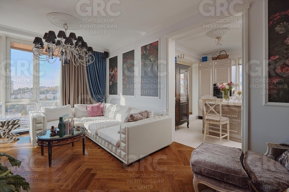 
  Продается 3-комн. квартира, 140 м², Юных Ленинцев ул, д. 10
. Фото 3.