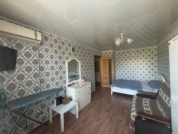 
  Продается 1-комн. квартира, 30 м², Крымская ул, д. 83
. Фото 2.