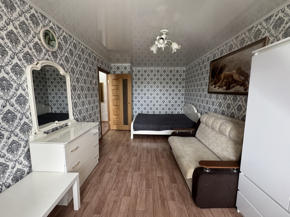 
  Продается 1-комн. квартира, 30 м², Крымская ул, д. 83
. Фото 2.