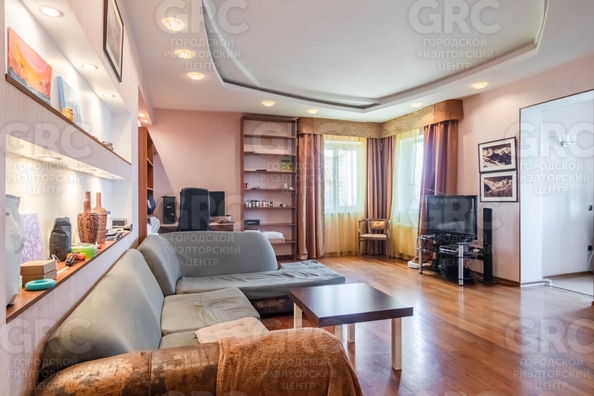 
  Продается 4-комн. квартира, 118.5 м², Виноградная ул, д. 15/1
. Фото 1.